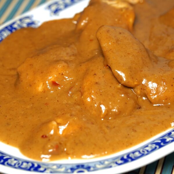 Pollo con Salsa de Cacahuete