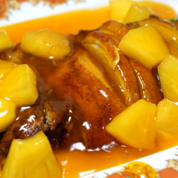 Pato con Piña y Salsa Agridulce